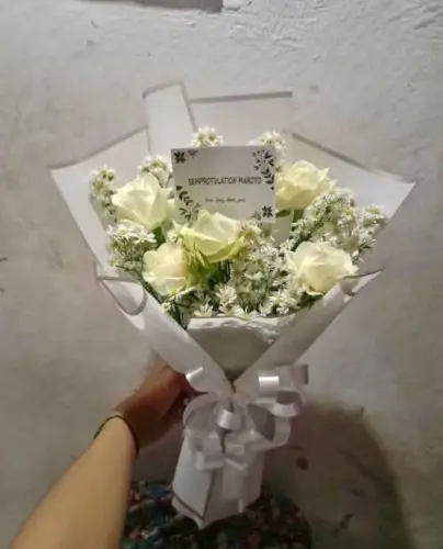 Buket Bunga Wisuda Murah di Dprd Provinsi Kalimantan Tengah