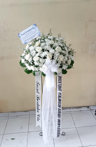 Standing Flower dprdprovinsikalimantantengah King Florist – Rangkaian Bunga Elegan untuk Berbagai Ac